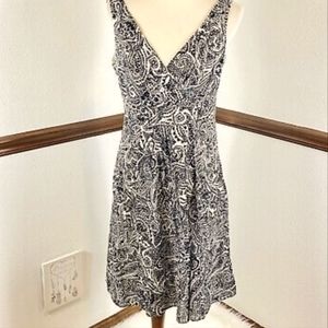 Land's End black and white sleeveless v-neck dress